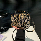 Lkblock Hot Selling Leopard Print Texture Large Capacity Crossbody Bag Sewing Thread 2024 New PU Zipper Women's Shoulder Bag Handbag